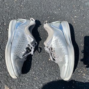 Adidas D Rose basketball shoe